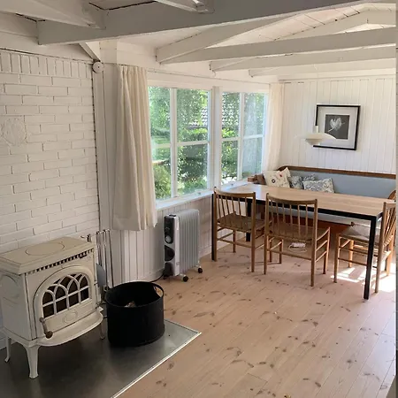 Cozy And Modernized Fishing Semesterbostad